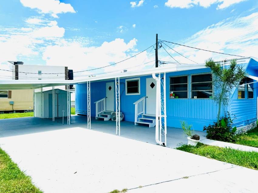 537 Empire Ave a Lakeland, FL Mobile or Manufactured Home for Sale